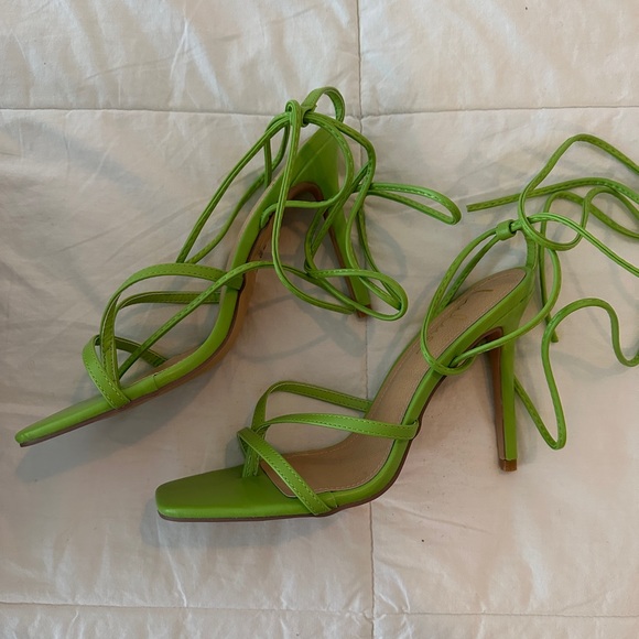 LULU’s “Simonee” Sandals - Picture 4 of 6